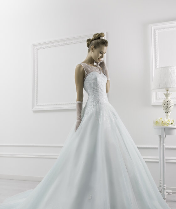 L 308 Abito da sposa in tulle ricamato